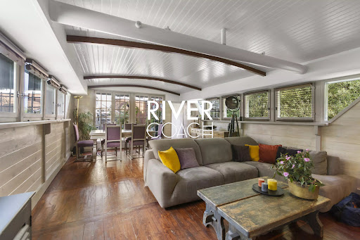 Houseboat 5