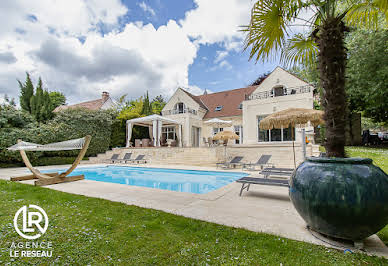 Villa with pool and terrace 19