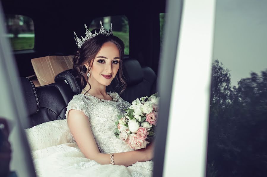 Wedding photographer Olesya Ryabkova (riabchic). Photo of 11 August 2019