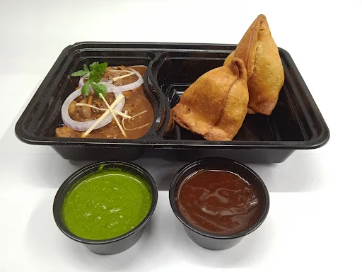 Samosa With Chole