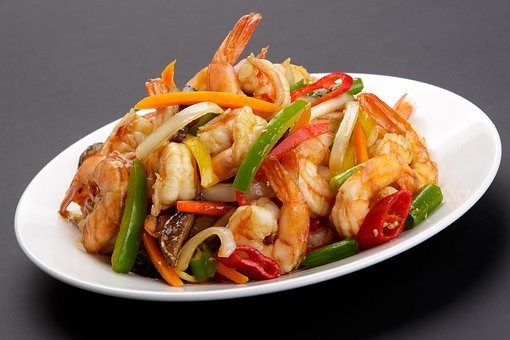 Spicy shrimp really goes well with rice or noodles.