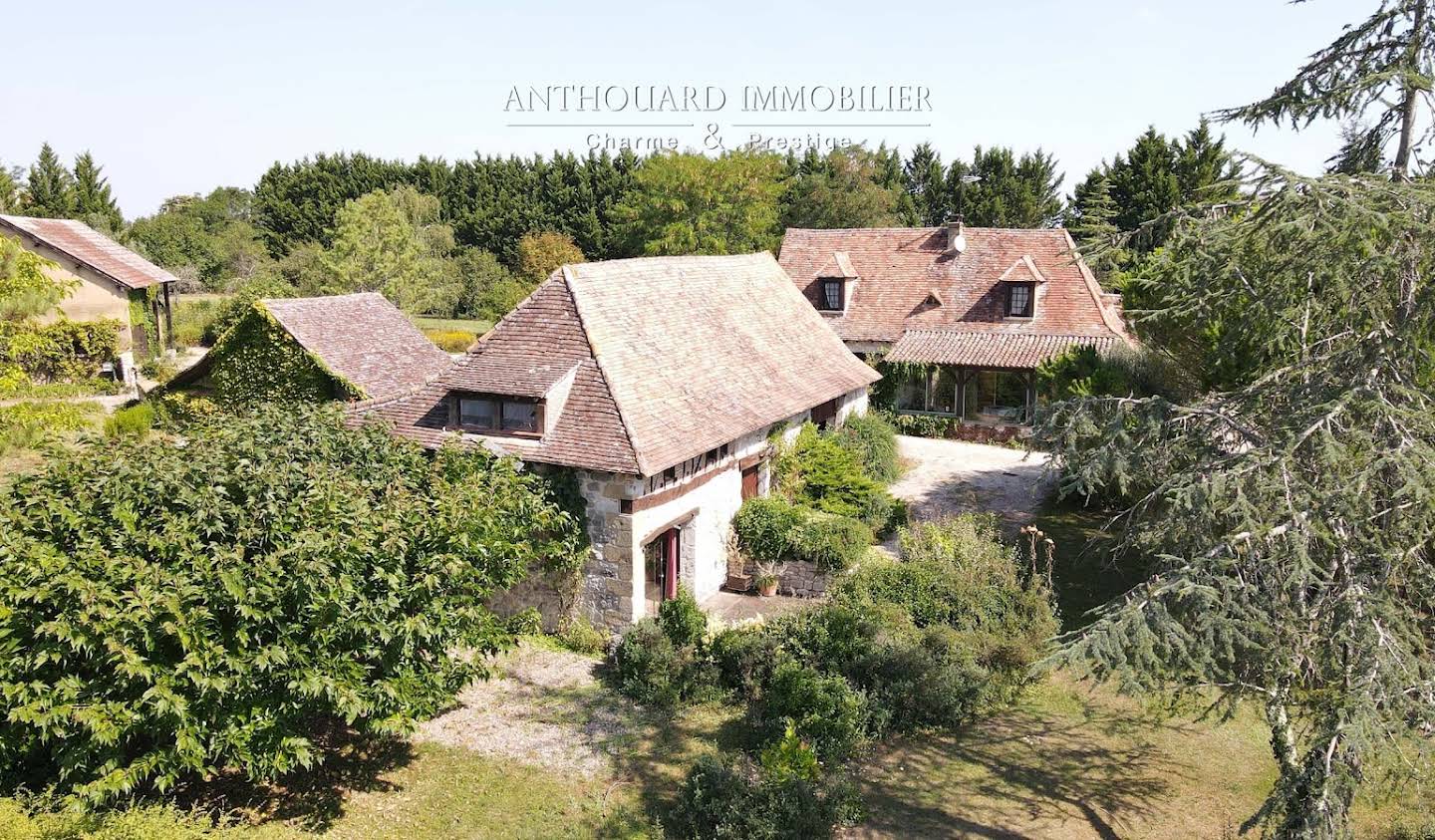 Propriété avec piscine et jardin Bergerac