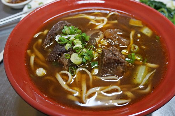 【鍾家庄牛肉麵食館】佛心來著的笑容