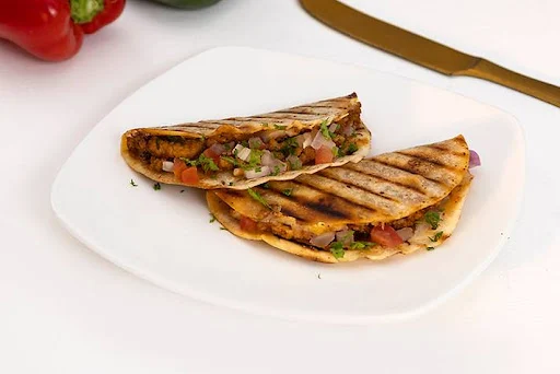 Con Carne Quesadilla