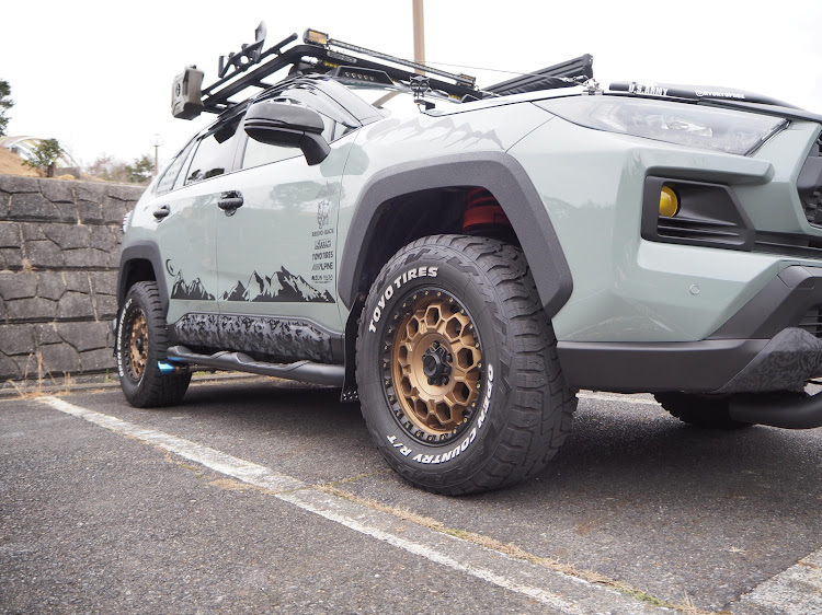 RAV4のワンオフマフラー・ＤＩＹ作業・完成しました・左右出しマフラー・写活！📸に関するカスタム事例の投稿画像3枚目