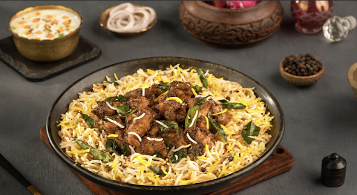 Pepper Chicken Hyderabadi Biryani Bowl (Serves 1)