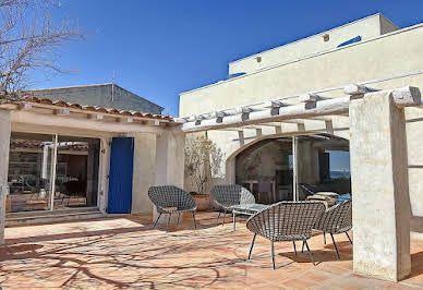 Maison en bord de mer avec jardin 3