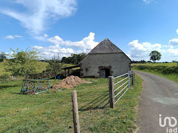 maison à Saint-Bonnet-de-Salers (15)