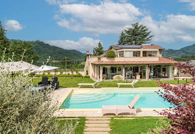 Villa avec piscine et terrasse 9