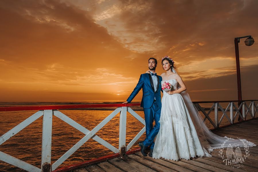 Fotógrafo de bodas Jonatthan Thauma (thaumastudio). Foto del 13 de junio 2019