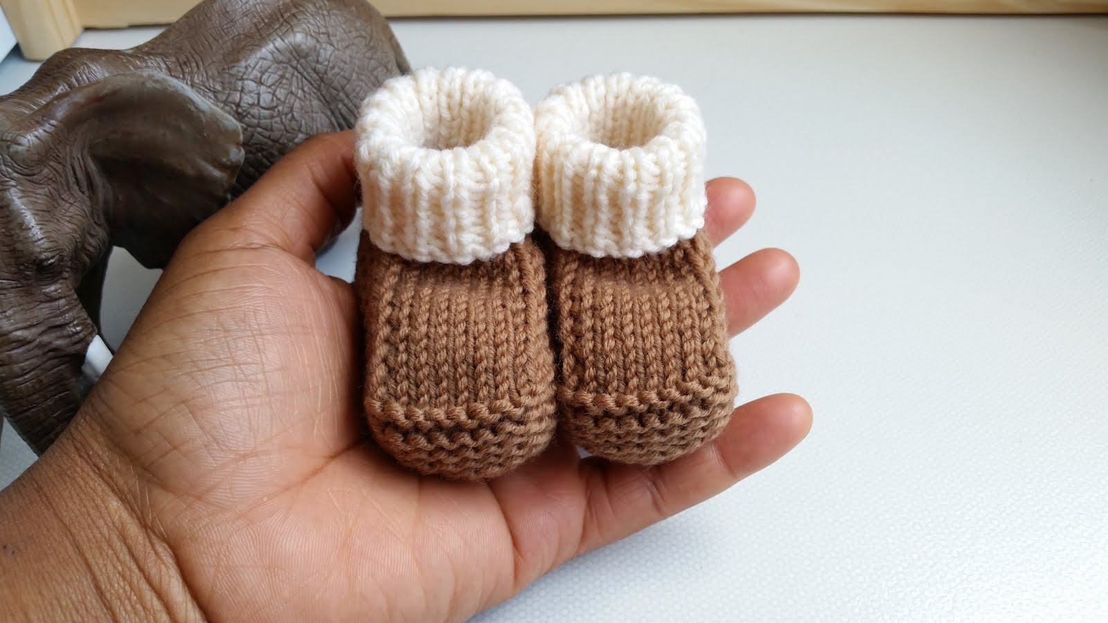 0-6-months-baby-booties-erica-and-eleanor