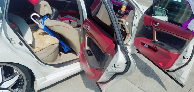 ティアナのDIY・空気圧チェック・車高調整・今日も安全運転で！に関するカスタム事例の投稿画像1枚目