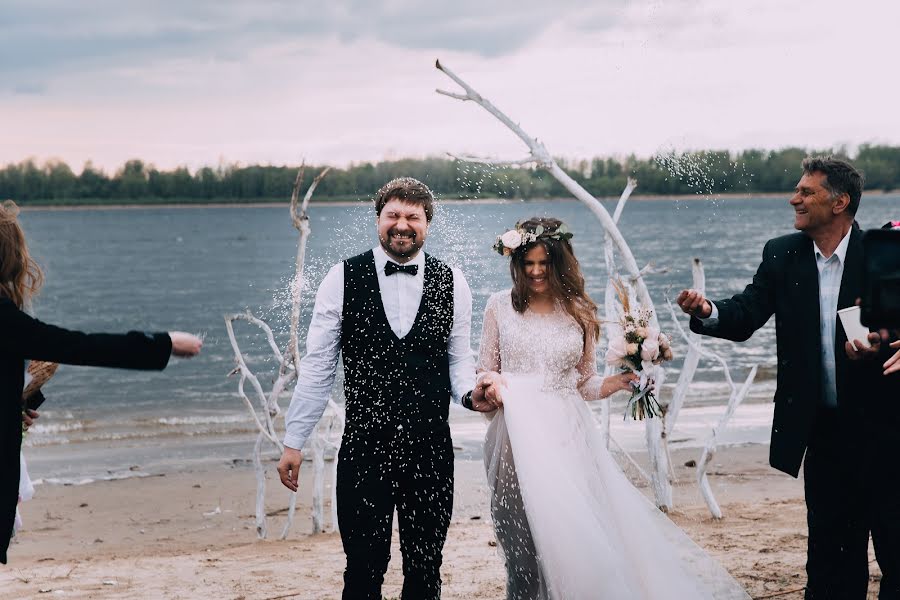 Wedding photographer Pavel Yavnik (raws). Photo of 20 June 2019