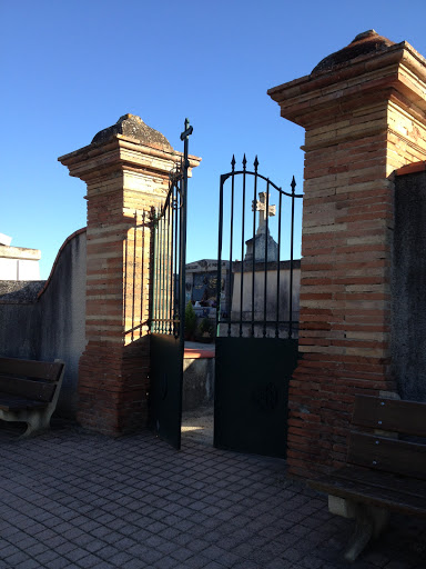 Entrée Du Cimetière 