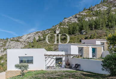 Maison avec piscine et terrasse 1