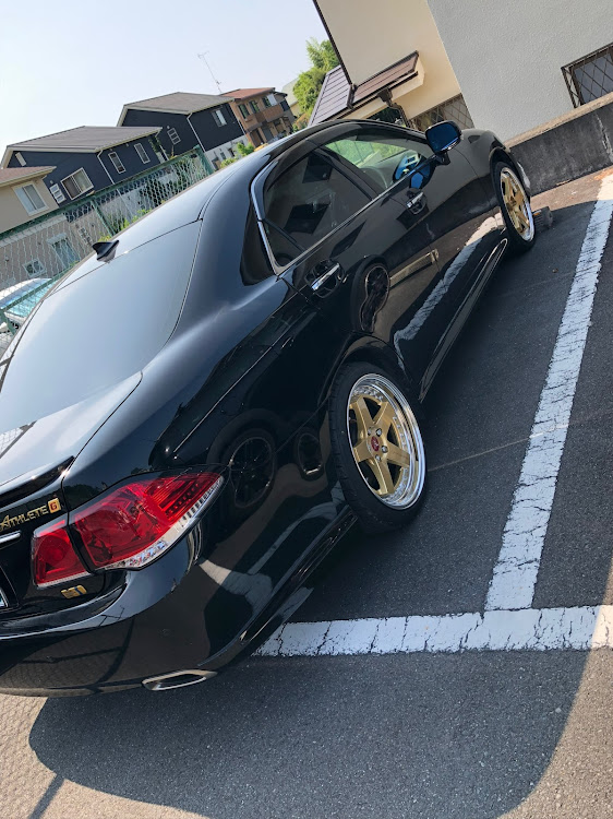 アルファードのエンブレム交換・おつかれさまです・自己満・ハイオク高い…に関するカスタム事例の投稿画像2枚目