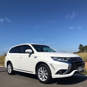 アウトランダーPHEV GG2W