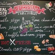 Tom's Pizzeria Trattoria 湯姆餐酒館