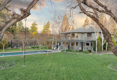 Maison avec piscine et jardin 4