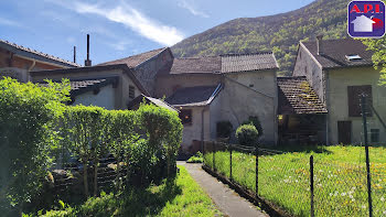 maison à Capoulet-et-Junac (09)