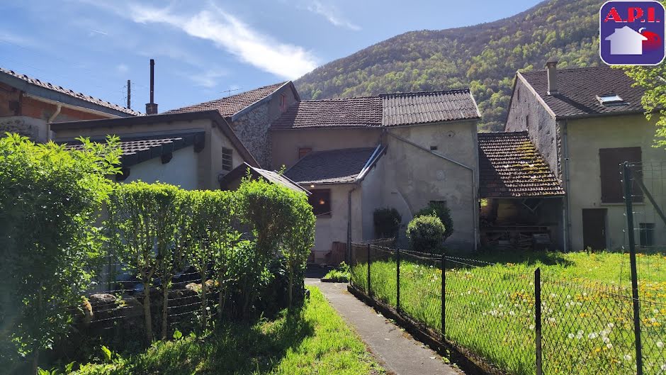 Vente maison 4 pièces 81 m² à Tarascon-sur-ariege (09400), 75 000 €