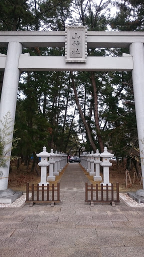 山神社 鳥居