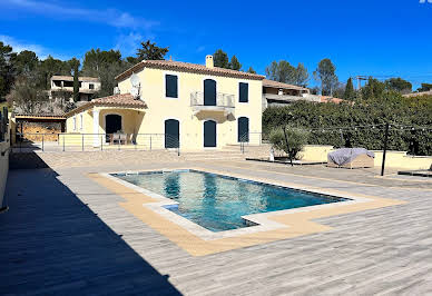 Villa with pool 12