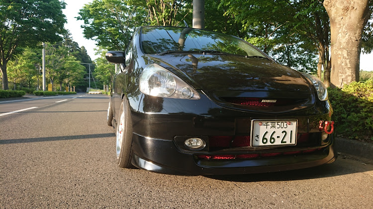 フィットの車高調整・ツラ出し・キャンバー角に関するカスタム事例の投稿画像4枚目