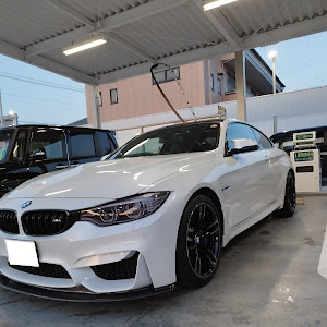 M4 クーペ F82