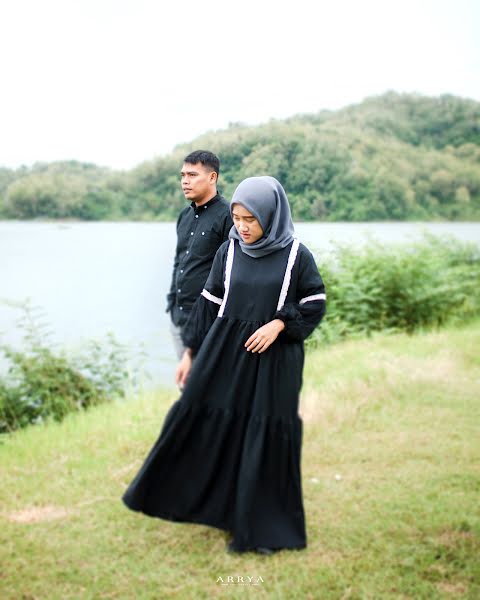 Fotógrafo de casamento Zaenal Arifin (arryagalery). Foto de 6 de abril 2020