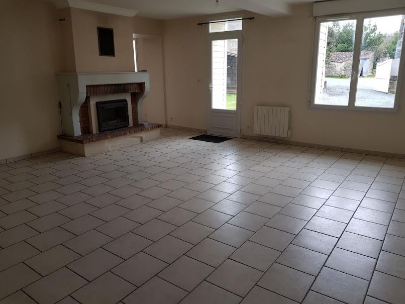 Vente maison 5 pièces 145 m² à Asnières-la-Giraud (17400), 194 400 €