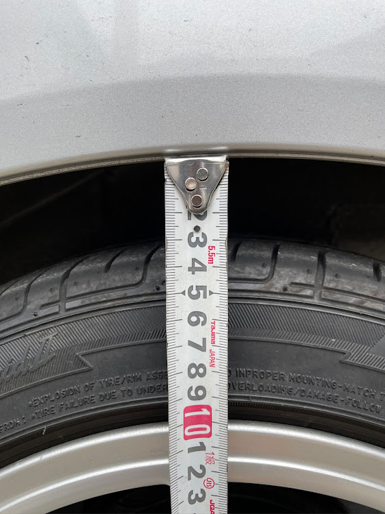 エブリイバンのエブリイ・DA64V・低そうで低くない少し低い車・車高調に関するカスタム事例の投稿画像7枚目