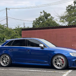 RS3 スポーツバック 8VCZGF