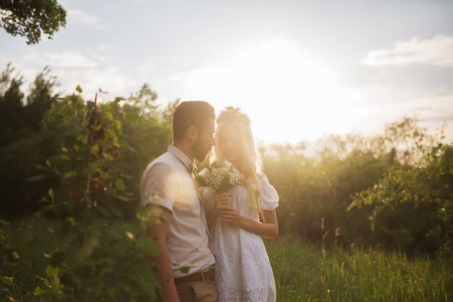 Wedding photographer Aleksandr Medvedev (medveds). Photo of 5 June 2014