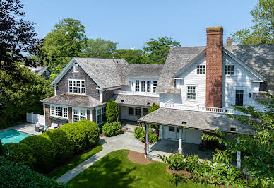 House with pool and garden 8