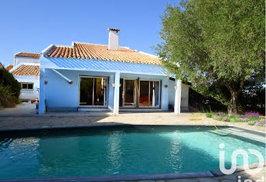 House with pool 14