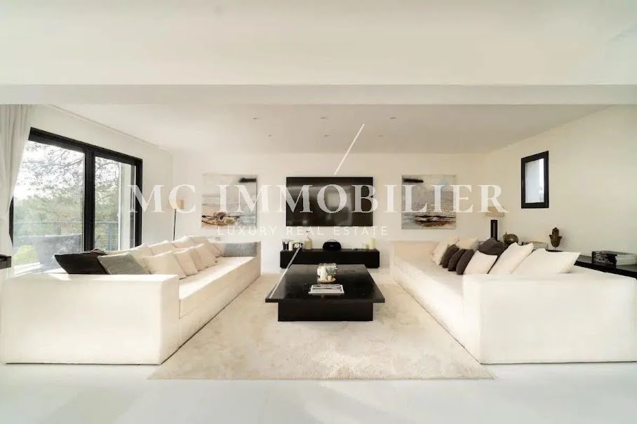 Location meublée villa 10 pièces 400 m² à Cannes (06400), NaN €