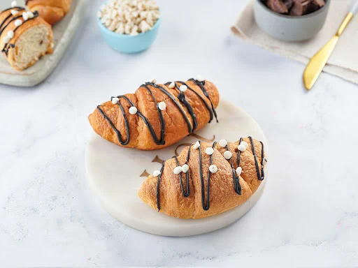 Choco Chip Puff Roll