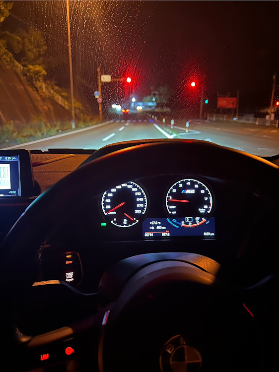 M2 クーペのM2楽しい・マニュアル好き・車探しの旅・何カスタムしよかなに関するカスタム事例の投稿画像3枚目