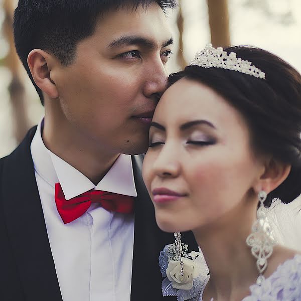 婚礼摄影师Baltabek Kozhanov（blatabek）。2013 7月5日的照片