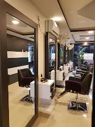 Debonair Style Sense Saloon photo 4