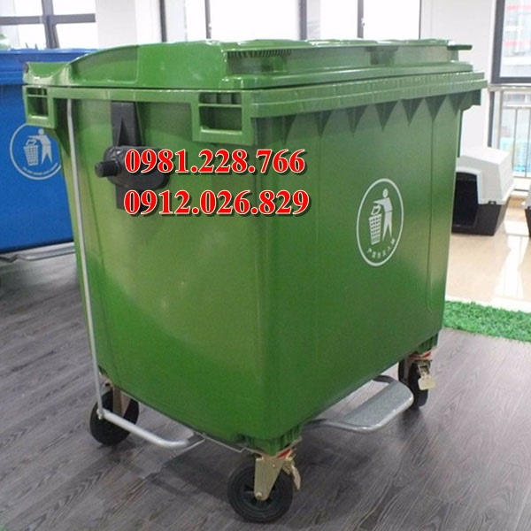 Nên mua thùng rác nhựa HDPE hay thùng rác Composite