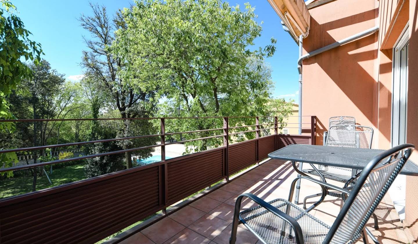 Apartment with terrace Uzès