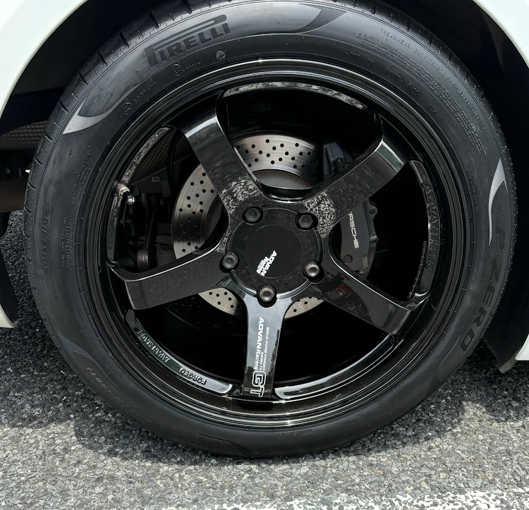 718 ケイマンの718ケイマン・Porsche・ホイール交換・ADVAN Racing GT・PIRRELI P-ZEROに関するカスタム事例の投稿画像2枚目
