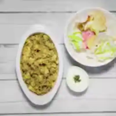 Aloo Dudhi Khichdi With Curd And Fryums