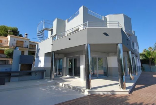 Villa with pool 5