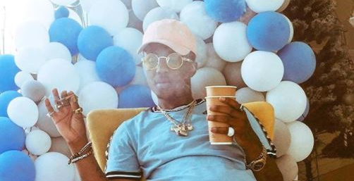 Emtee threw shade and many thought it was aimed at Cassper.