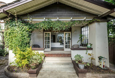 Maison avec piscine et jardin 10