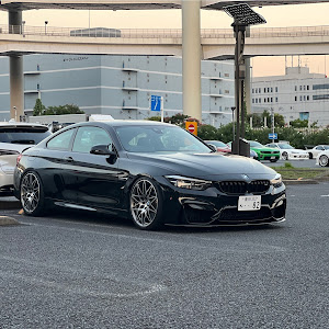 M4 クーペ F82