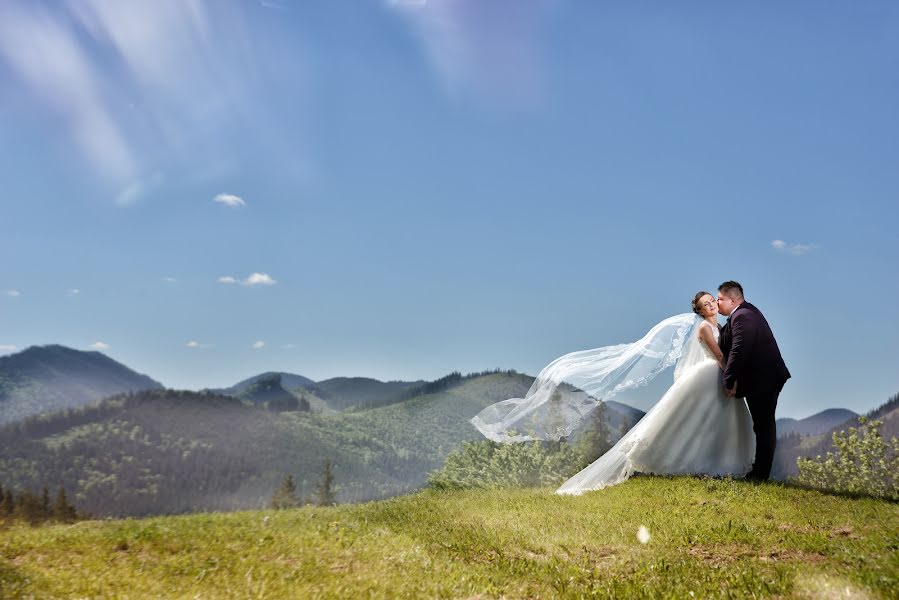 Wedding photographer Bogdan Nicolae (nicolae). Photo of 15 May 2018